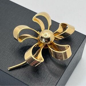 Vintage 50’s Flower Power Gold Floral Brooch